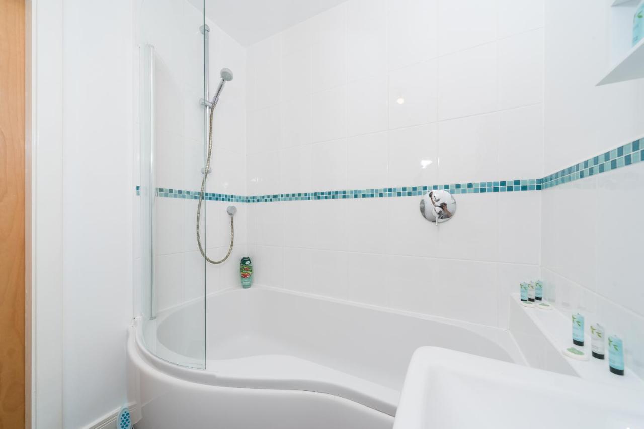 City Centre Posh Parlour Gated Parking 1Bed Wifi Кингстън ъпон Хъл Екстериор снимка