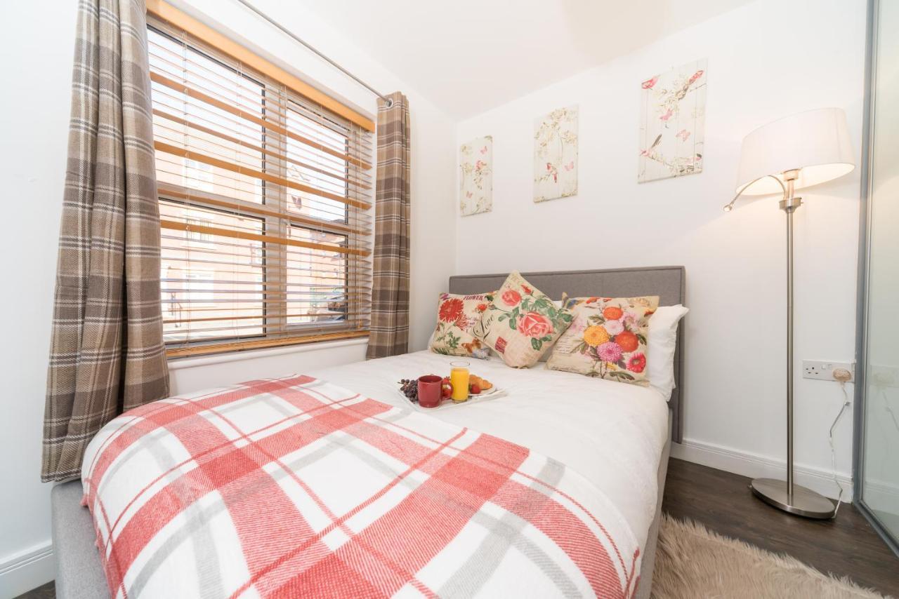City Centre Posh Parlour Gated Parking 1Bed Wifi Кингстън ъпон Хъл Екстериор снимка