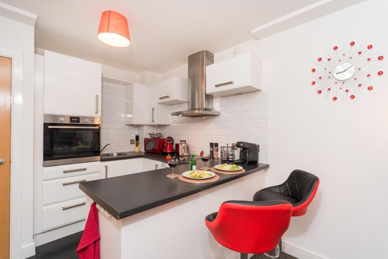 City Centre Posh Parlour Gated Parking 1Bed Wifi Кингстън ъпон Хъл Екстериор снимка