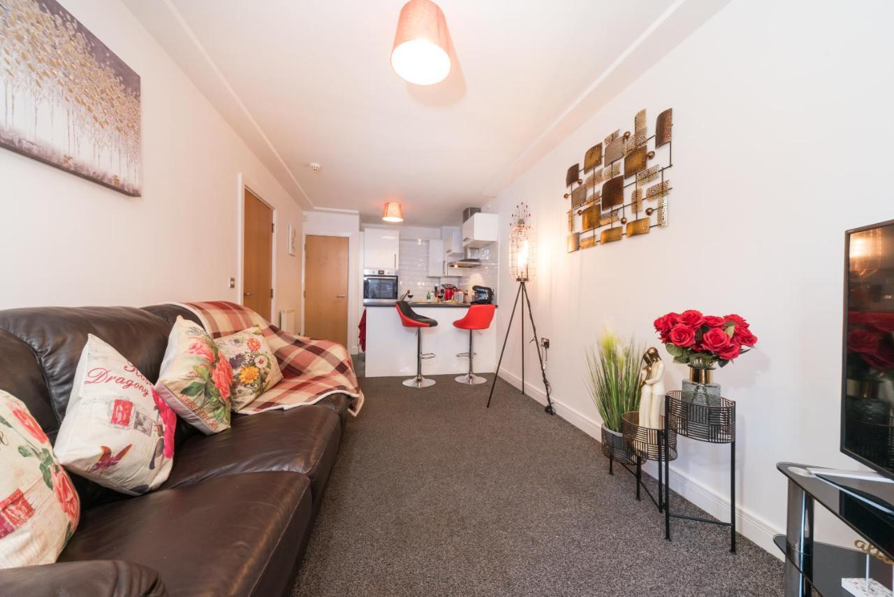 City Centre Posh Parlour Gated Parking 1Bed Wifi Кингстън ъпон Хъл Екстериор снимка