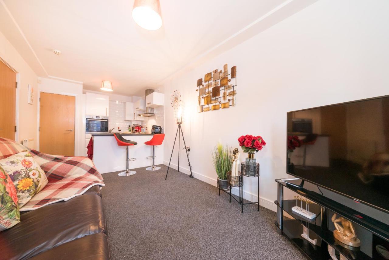 City Centre Posh Parlour Gated Parking 1Bed Wifi Кингстън ъпон Хъл Екстериор снимка