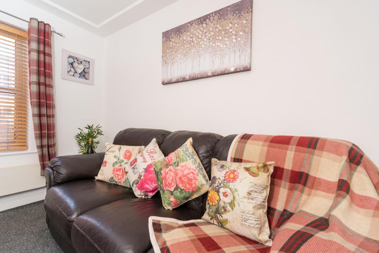 City Centre Posh Parlour Gated Parking 1Bed Wifi Кингстън ъпон Хъл Екстериор снимка
